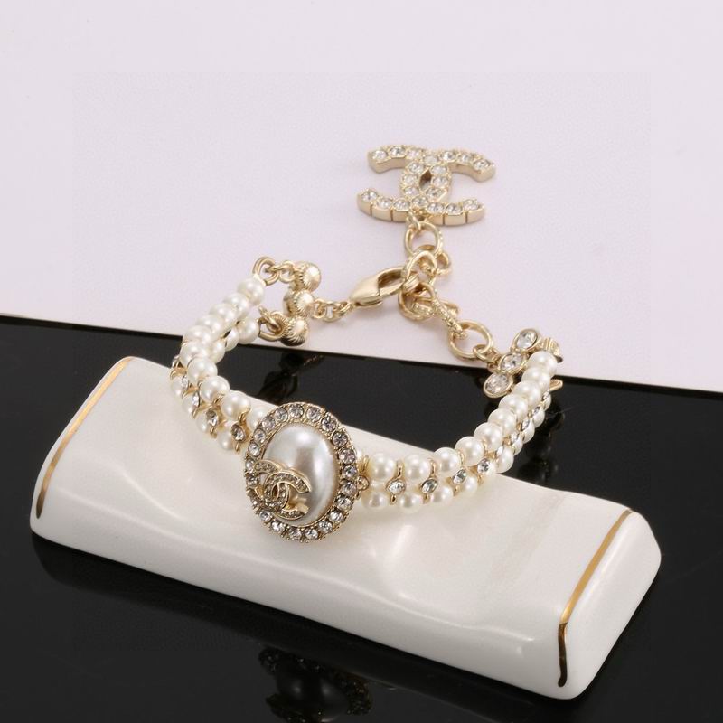Chanel Bracelet 06yxs06